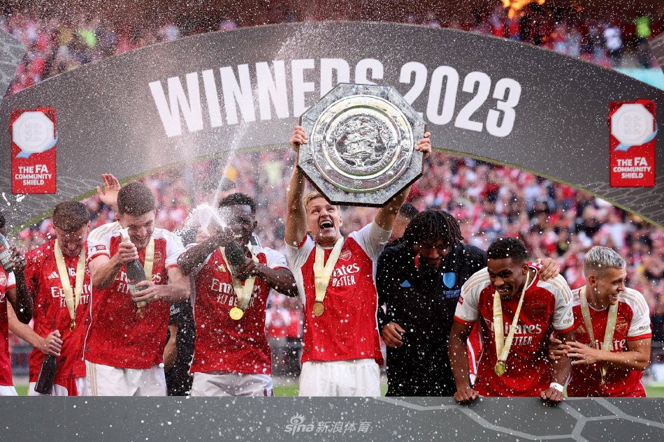 球员在中场 球员在中场