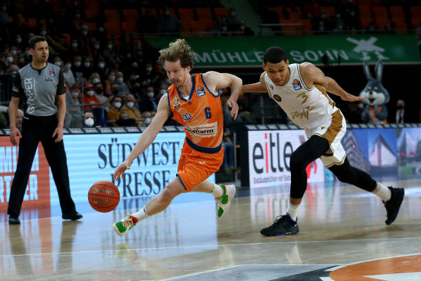 跟队记者指 跟队记者指