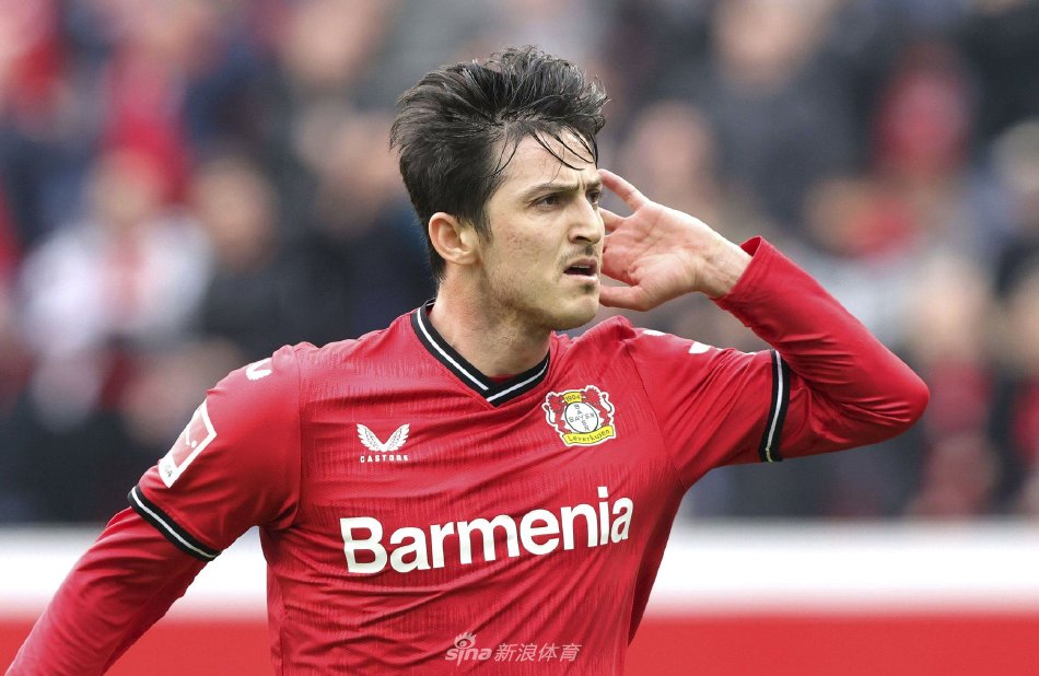 [NBA]申京持球单打 内线转身抛投打进.