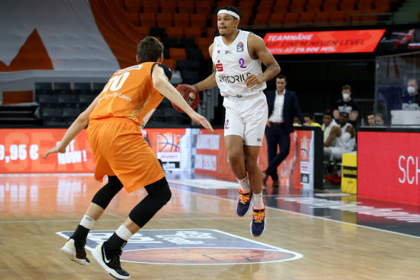 坚持专注 坚持专注