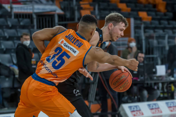 了足球场上 了足球场上